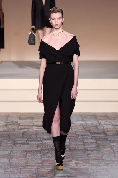 Look 11